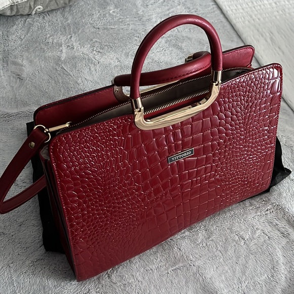 Great bag; larger enough for iPad - Picture 2 of 4